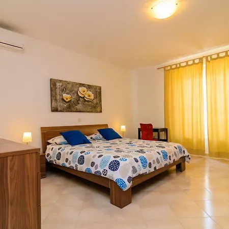 Ornella Appartement *