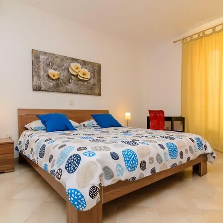 Ornella Apartamento