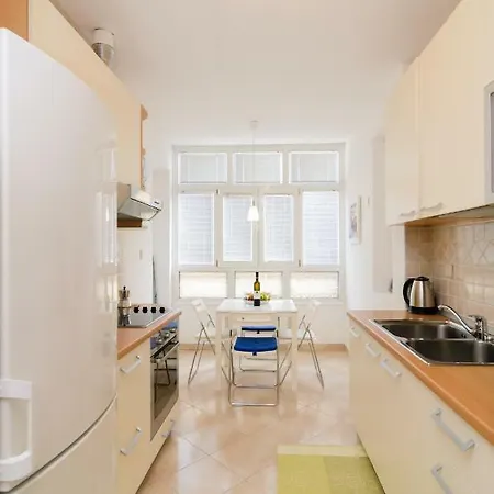 Ornella Ζαντάρ