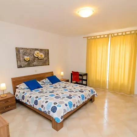 Διαμέρισμα Ornella *